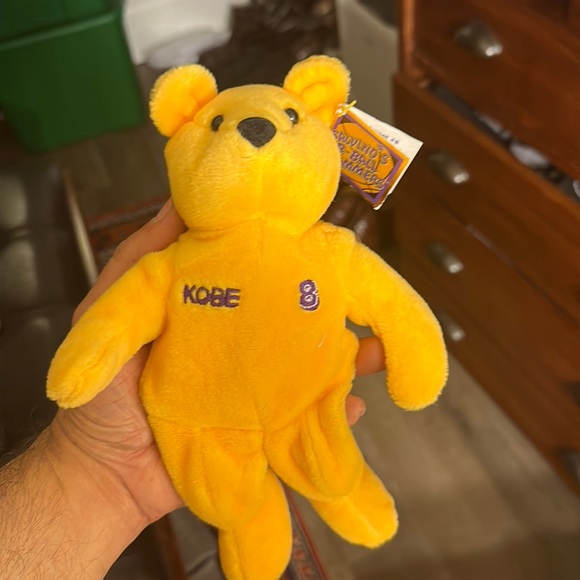1999 L.A. LAKERS KOBE BRYANT #8 SALVINO'S B-BALL BAMMERS BEANIE BEAR - Picture 1 of 4